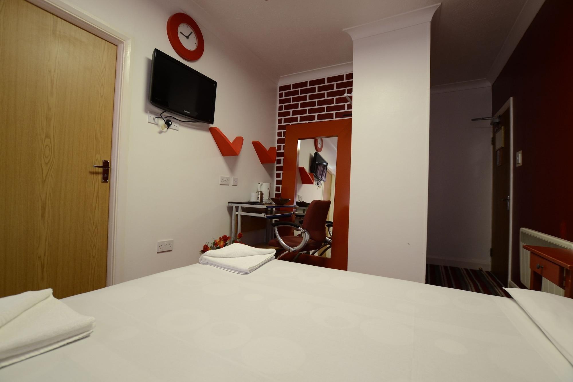 Park Hotel Илфорд Екстериор снимка
