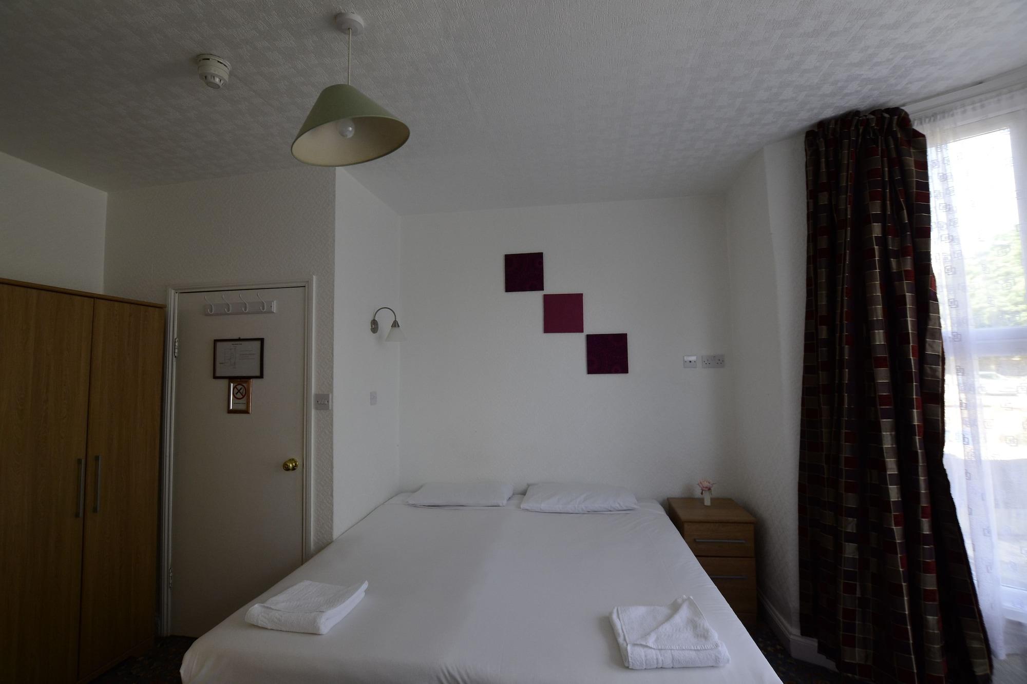 Park Hotel Илфорд Екстериор снимка