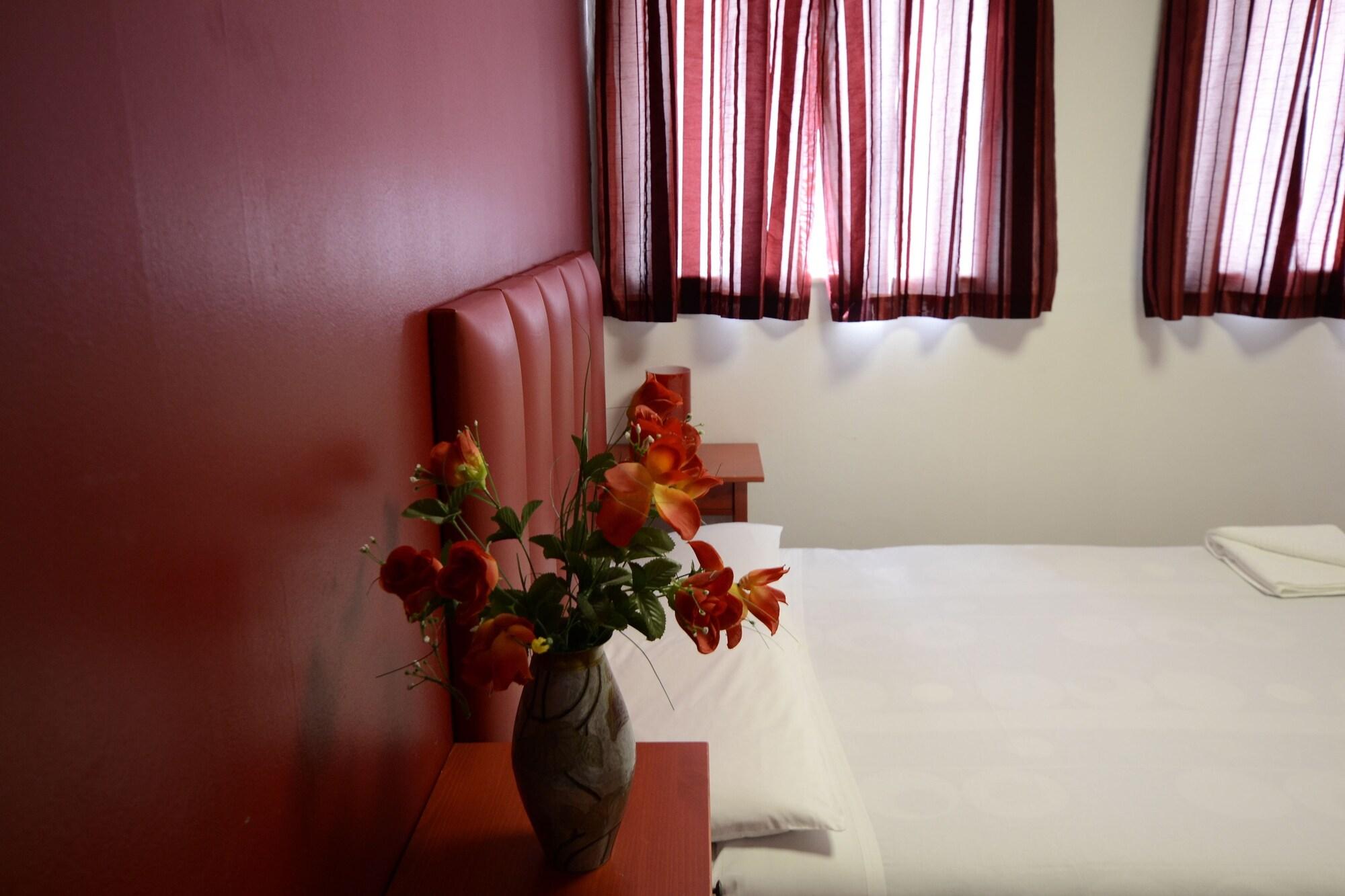 Park Hotel Илфорд Екстериор снимка
