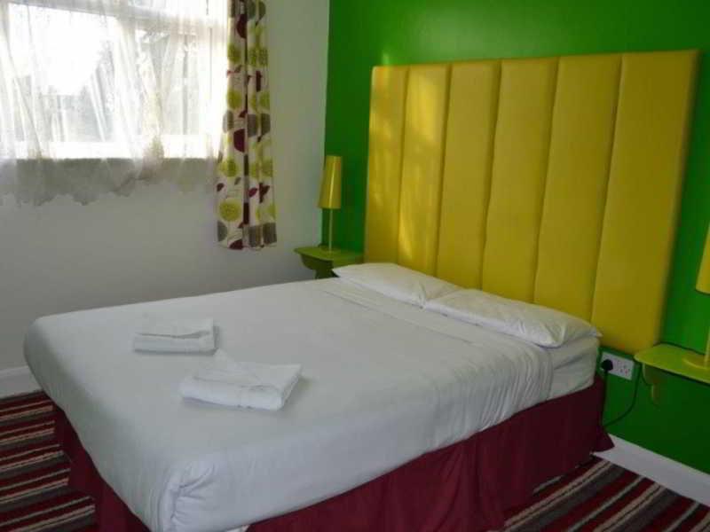 Park Hotel Илфорд Екстериор снимка