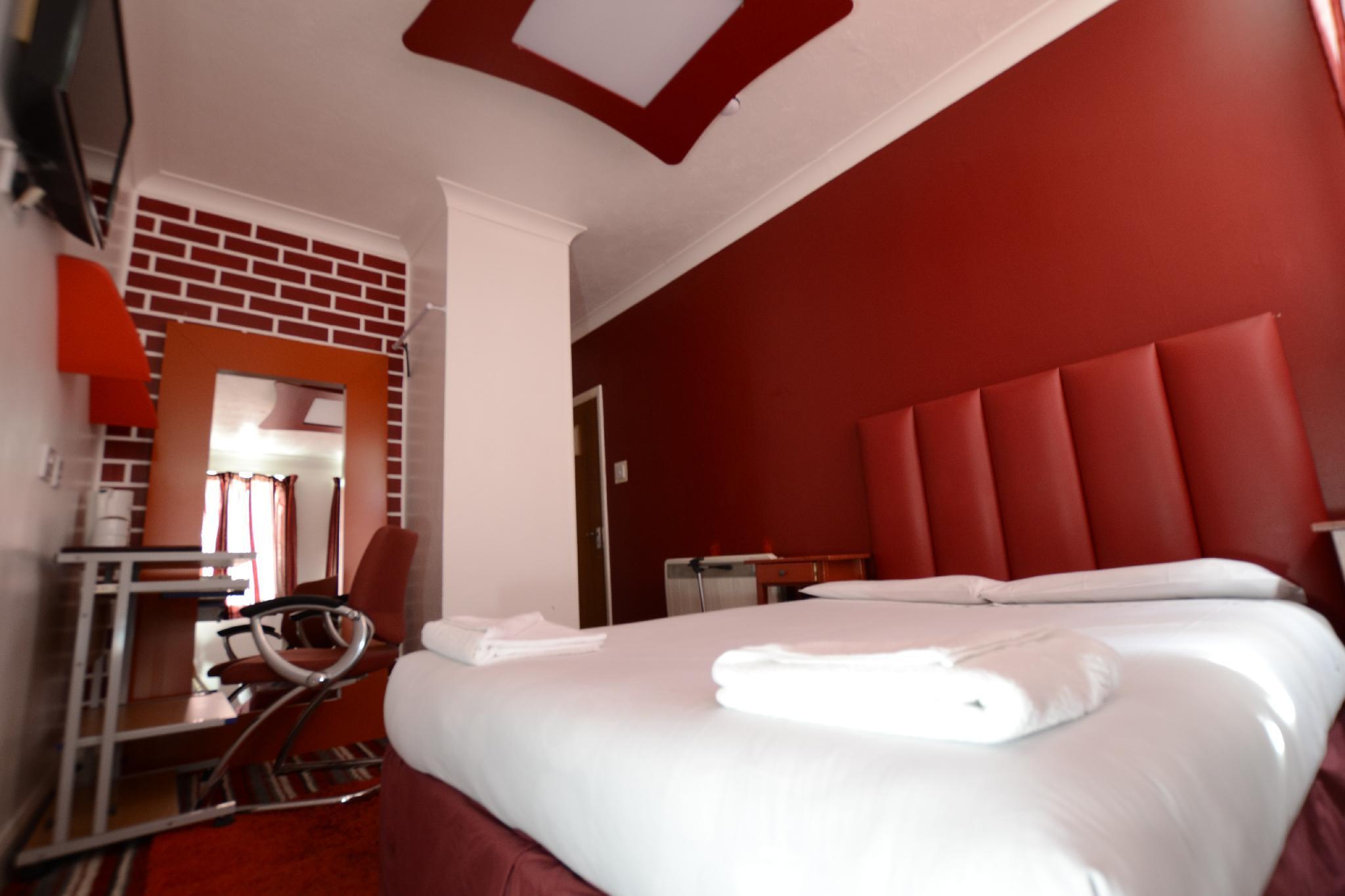Park Hotel Илфорд Екстериор снимка