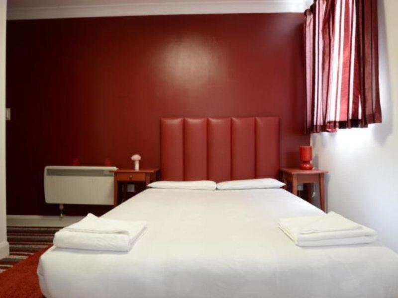 Park Hotel Илфорд Екстериор снимка